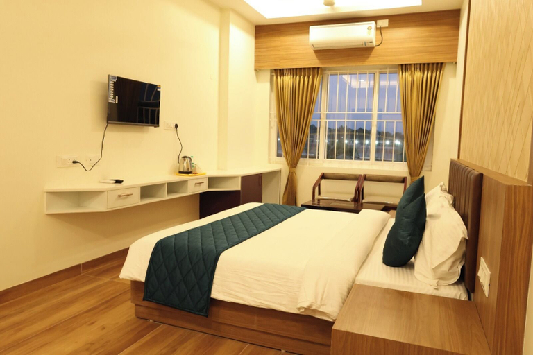 Room 5, Hotel SKVR Grand - Theni, Theni