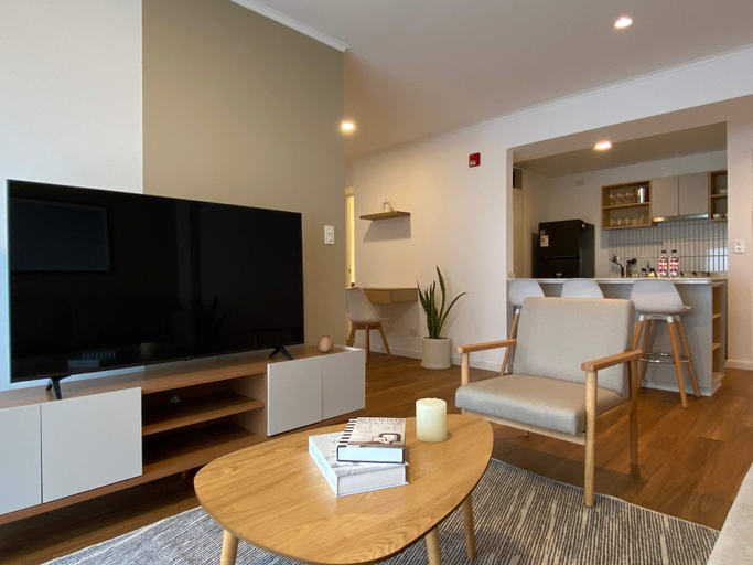 Room 5, w Upscale 2BR With Balcony in Miraflores, Lima