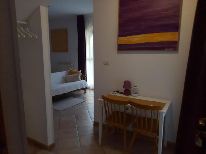Room 3, San Mauro, Buje