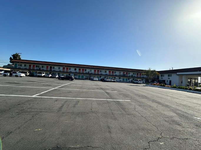 Public Area 1, The Dixie Orange County, Orange