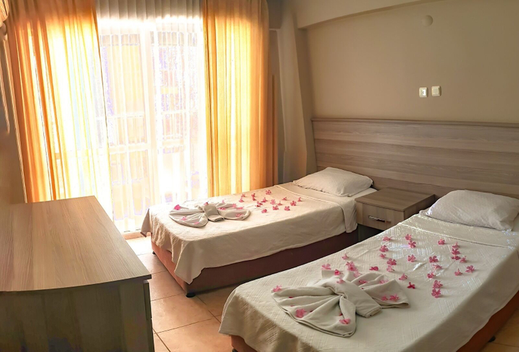 Others 4, Kartel Hotel, Didim