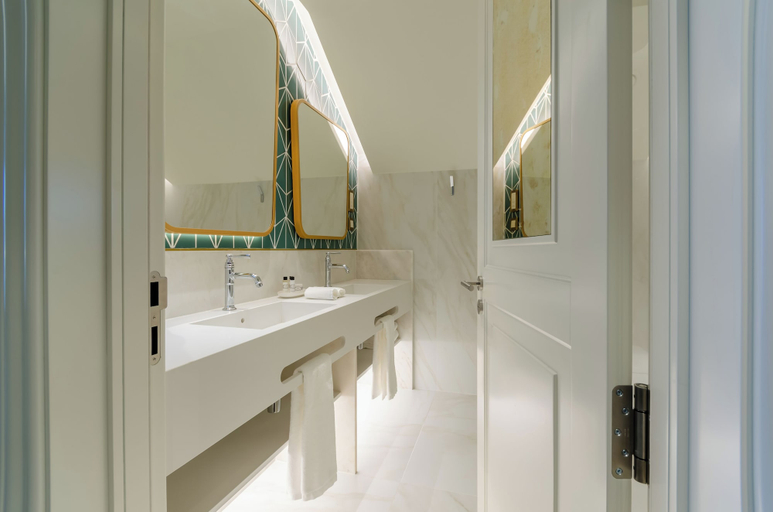 Bathroom 5, The Emerald House Lisbon, Curio Collection By Hilton, Lisbon