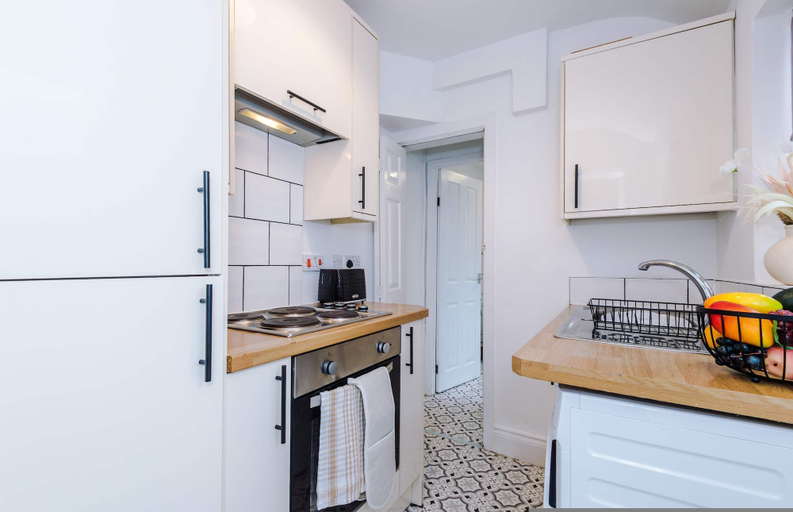 Room 3, Central 2 Bed in Wrexham Sleeps 6 With Parking, Wrexham