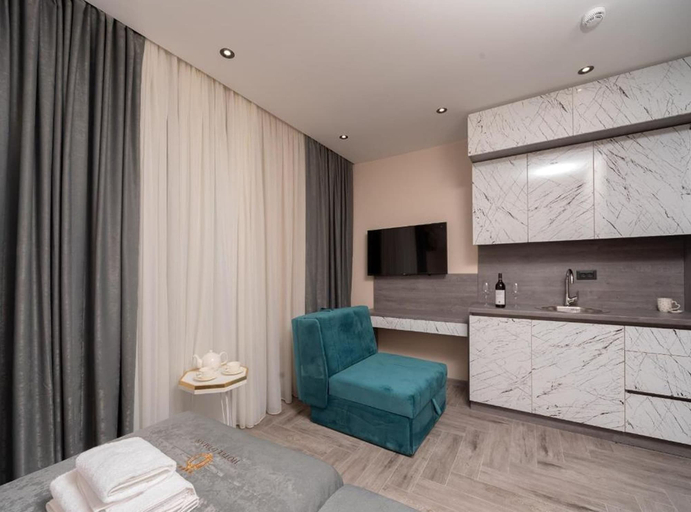 Others 5, Hotel Diman