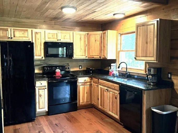 Private kitchen 4, Smoky Mountain Getaway 3 Bedroom Cabin, Sevier