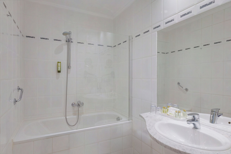 Bathroom 5, Hotel Salzburger Hof, Sankt Johann im Pongau