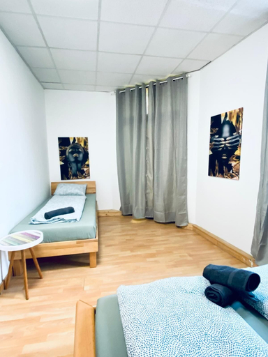 Room 4, Liesing Station Cozy 3BR Apartment, Wien