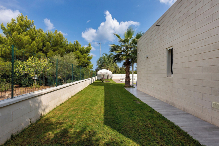 Exterior & Views 2, Villa Evi, Brindisi