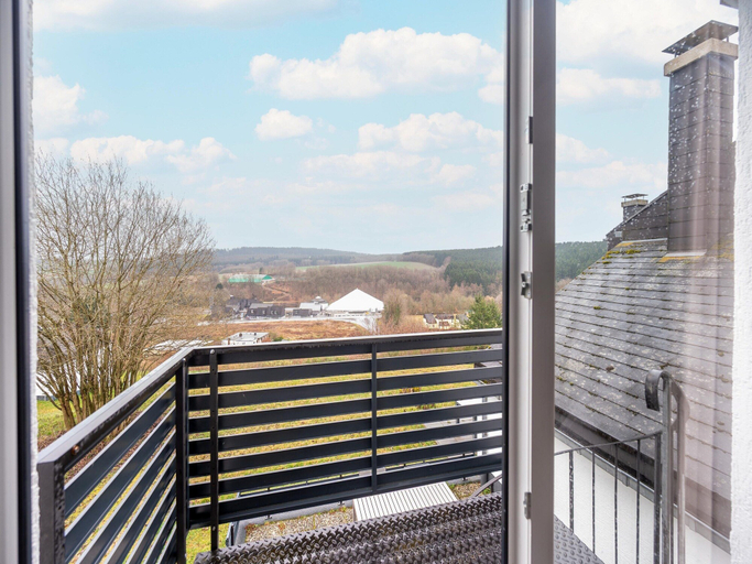 Balcony 5, Couple Stay at Hambachtal Holiday Park, Birkenfeld