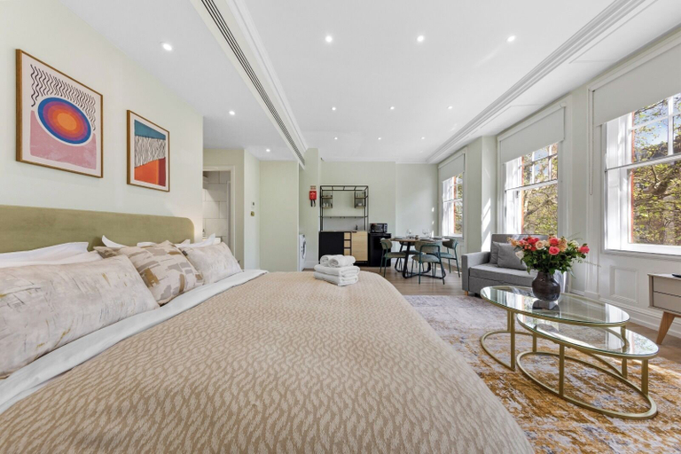 Room 5, BAZ Tower - London, London