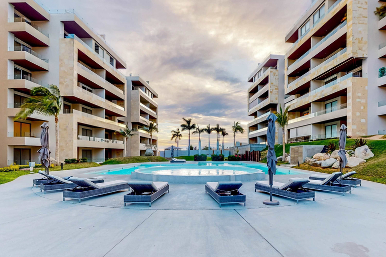 Pool 2, Stunning 3 BR - Pool - Awesome Amenities, La Paz