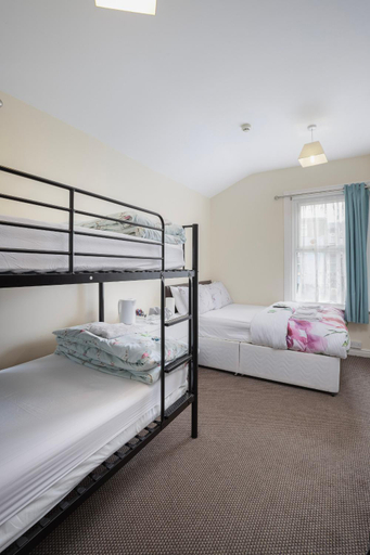 Bedroom 3, Devon Guest House, Blackpool