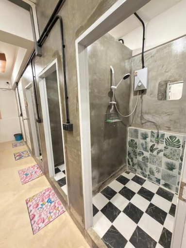 Bathroom 4, Laila Hostel, Muang Chiang Rai