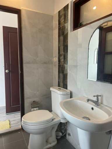 Bathroom 4, Elephant Crossing, Vangvieng