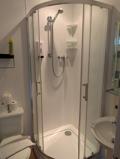 Bathroom 4, Mayfair Hotel, Lincolnshire