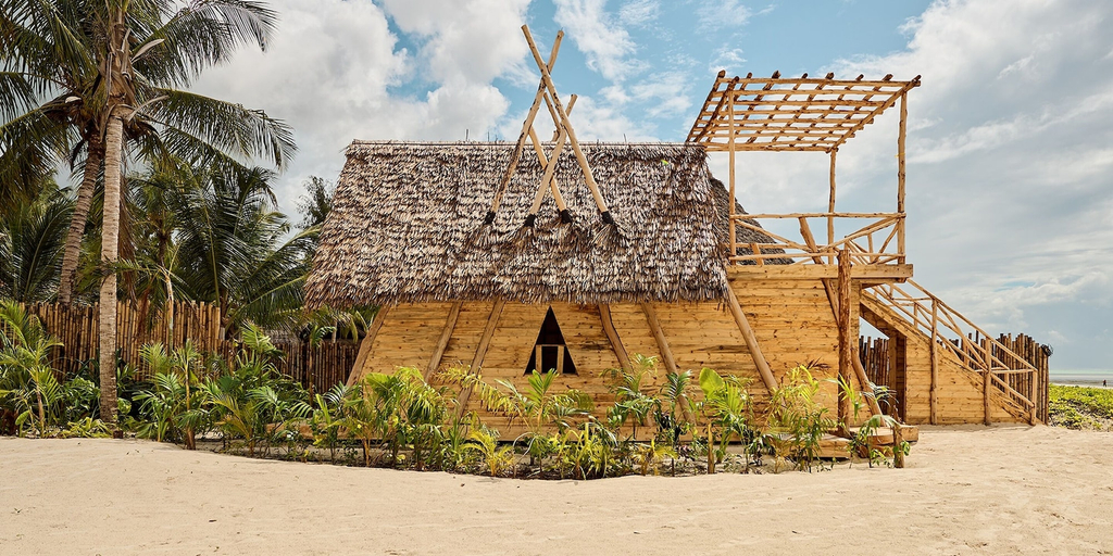 Exterior 4, Envi Paje, Kusini