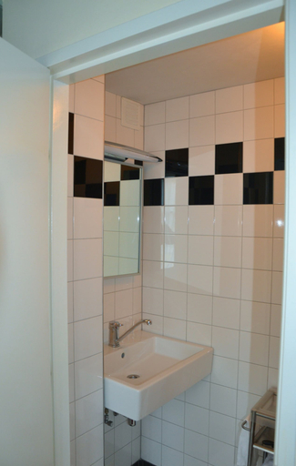 Bathroom 2, Hotel Keizershof, Amsterdam