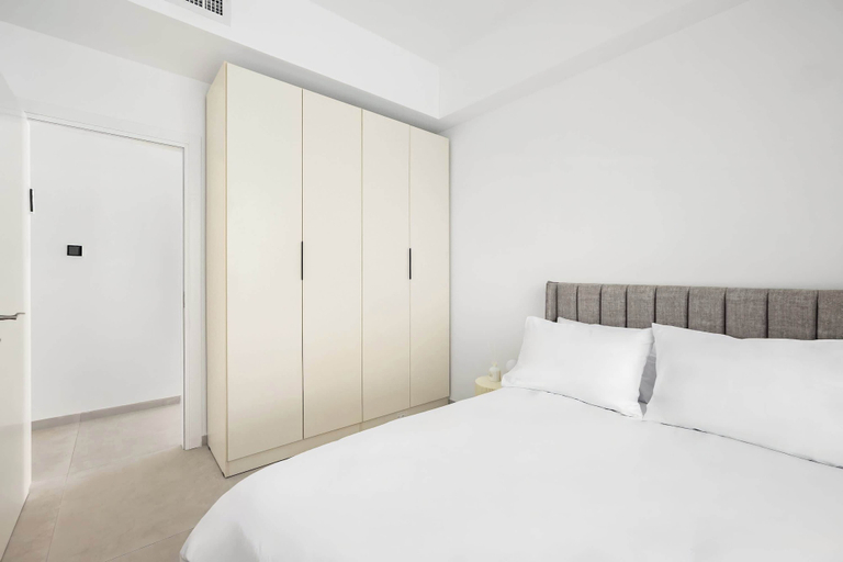 Room 3, Luxury 5BR PH Balcony Jacuzzi w Mamad
