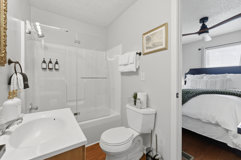 Bathroom 3, Red Maple 3 Bedroom Cabin, Sevier