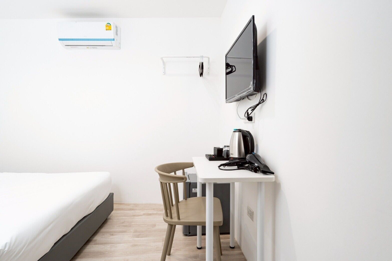 Room 2, Rest Inn Silom, Bang Rak