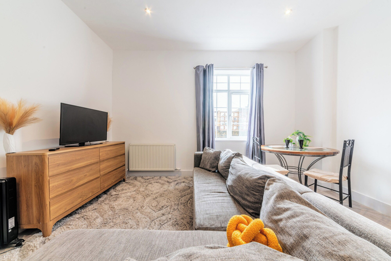 Living area 3, Central - Stay 4 - Paid Parking - Near Transport, Kent