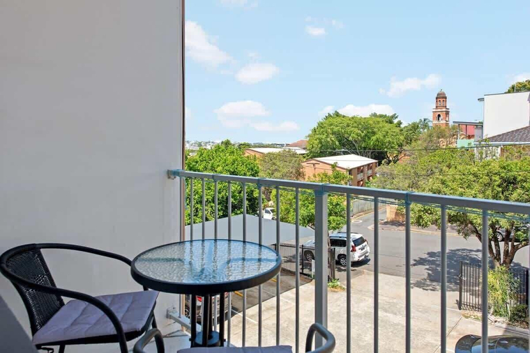 Interior 5, New Farm Nest! 2bed/1bath/2car/balcony, New Farm