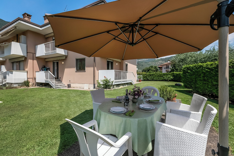 Outdoor dining 3, The Olive Tree Garden With Mountain View, Trento