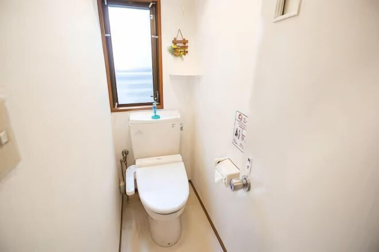 Bathroom 4, Shinjuku House Hotel, Shinjuku