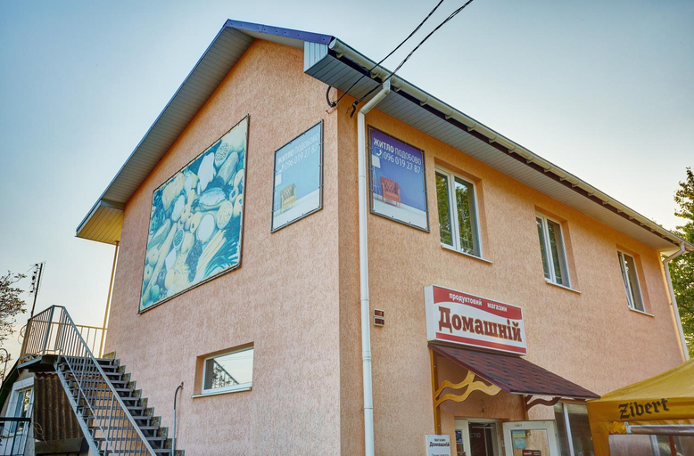Exterior & Views