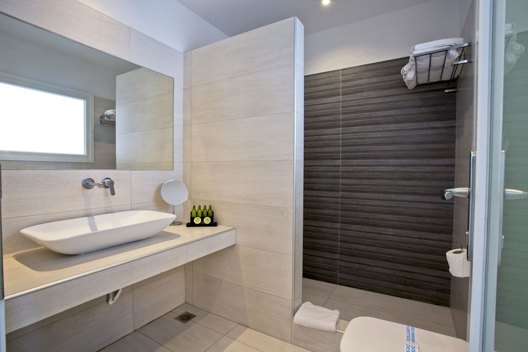Bathroom 3, Anna Maria Mykonos Hotel, South Aegean
