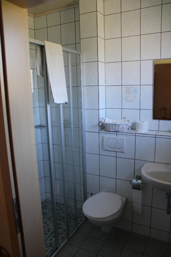 Bathroom 2, Zur Rotenfelsstube, Bad Kreuznach