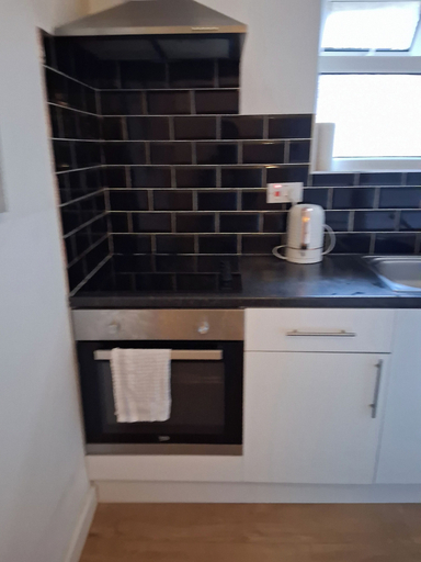 Others 4, Captivating 1-bed Apartment in Southampton, Southampton