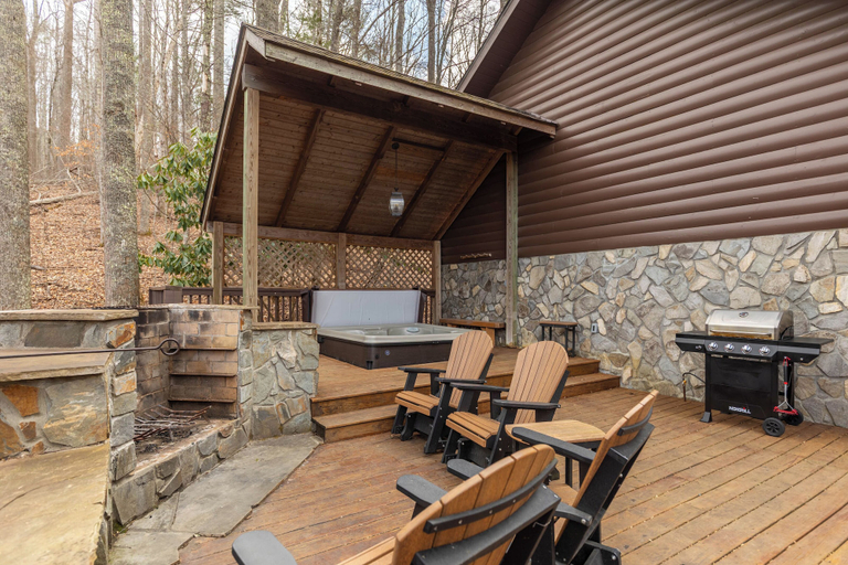 Interior 3, Weathering Heights, Watauga