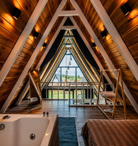 Room 5, Özel Havuz & Jakuzili Bungalov, Sapanca
