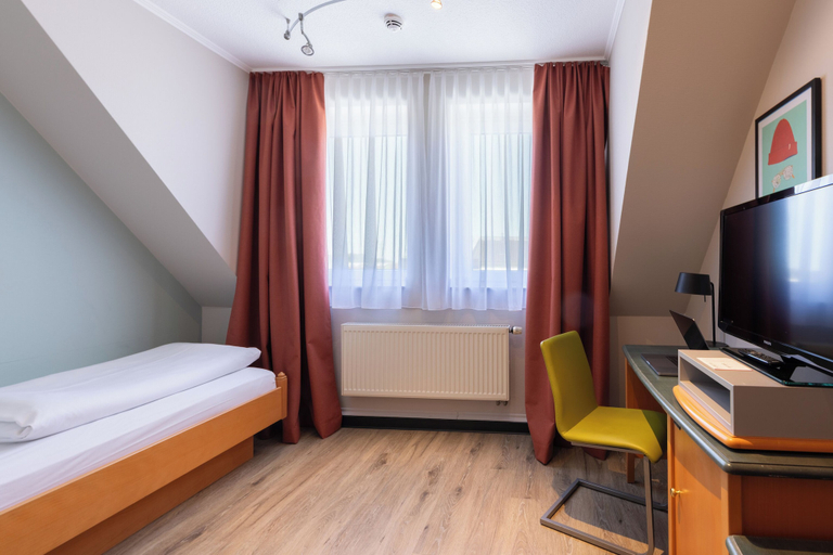 Bedroom 4, Hotel Elisenhof, Mönchengladbach