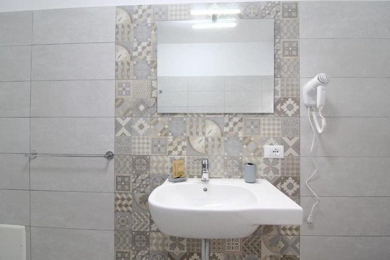 Bathroom 4, BED & BREAKFAST VAL di ERICE, Trapani