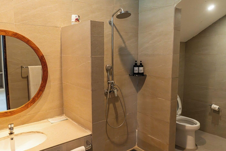 Bathroom, Green Forest Plantation View 6BR with Infinity Pool, Bandung