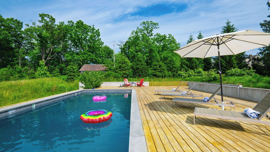 Interior 5, River View by Avantstay Pool + Deck Dining + BBQ Kayaks + EV Charger Catskills View, Montgomery
