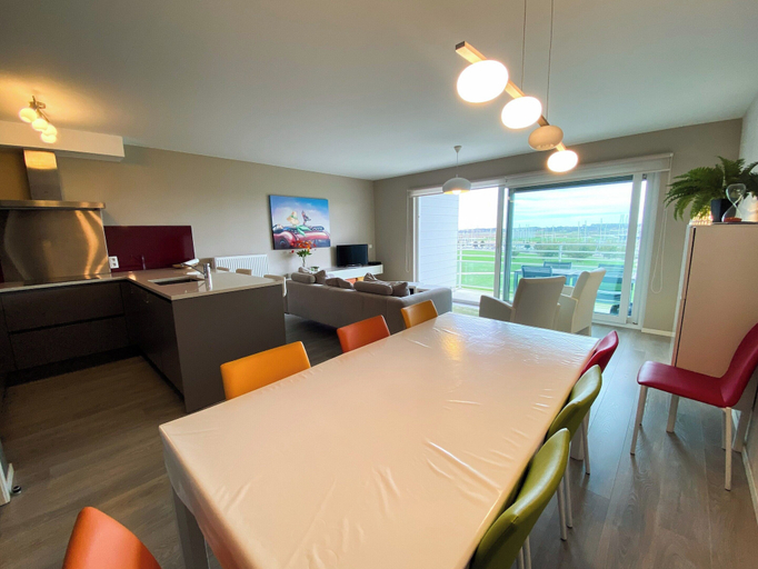 Dining 5, Family Duplex Near the Belgian Coast, West-Vlaanderen