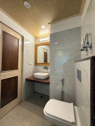 Bathroom 2, Old Manali Retreat, Wardha