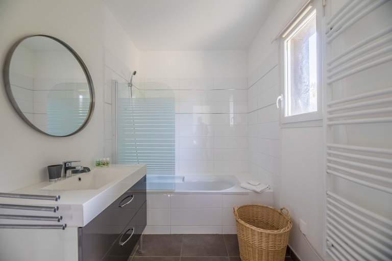 Bathroom 5, Corsican Flat With Pergola, Corse-du-Sud