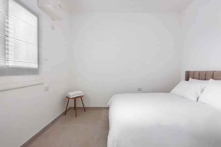 Room 5, Luxury 5BR PH Balcony Jacuzzi w Mamad