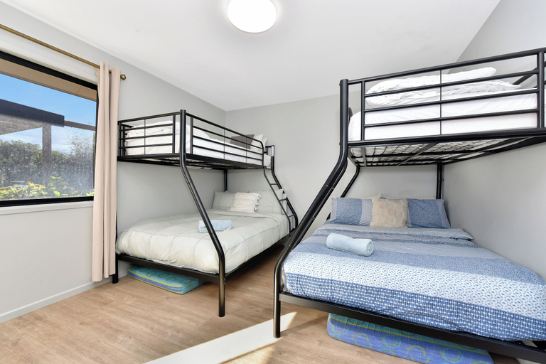 Bedroom 2, Condo 105 at Horizons Golf Resort - Salamander Bay NSW, Port Stephens