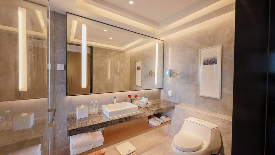 Bathroom 3, Courtyard by Marriott Hangzhou West, Hangzhou