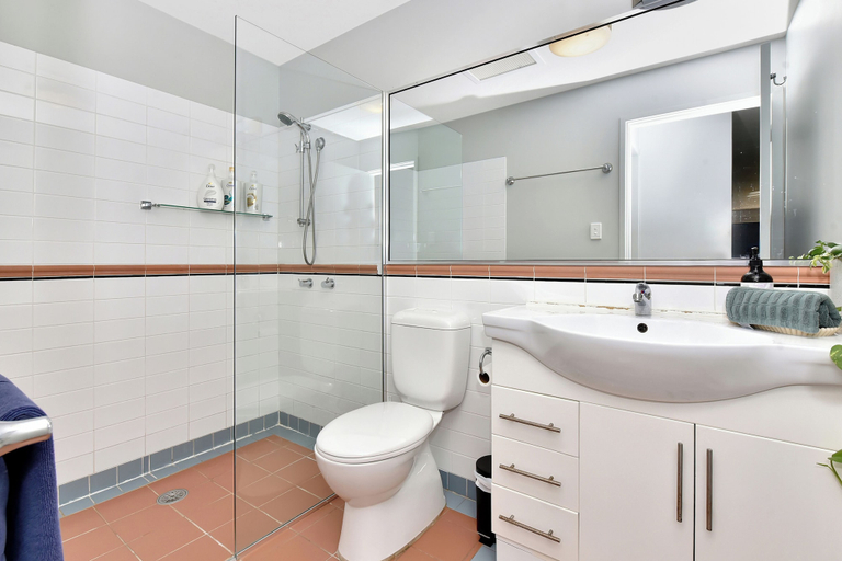 Bathroom 3, Condo 105 at Horizons Golf Resort - Salamander Bay NSW, Port Stephens