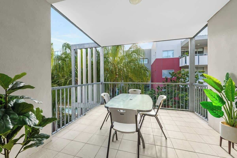 Interior 2, Home Away From Home! 2bed/1bath/car/pool~2kms CBD, Fortitude Valley