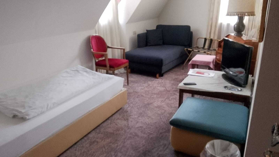 Bedroom 4, Hotel-Gasthof Resengörg, Forchheim