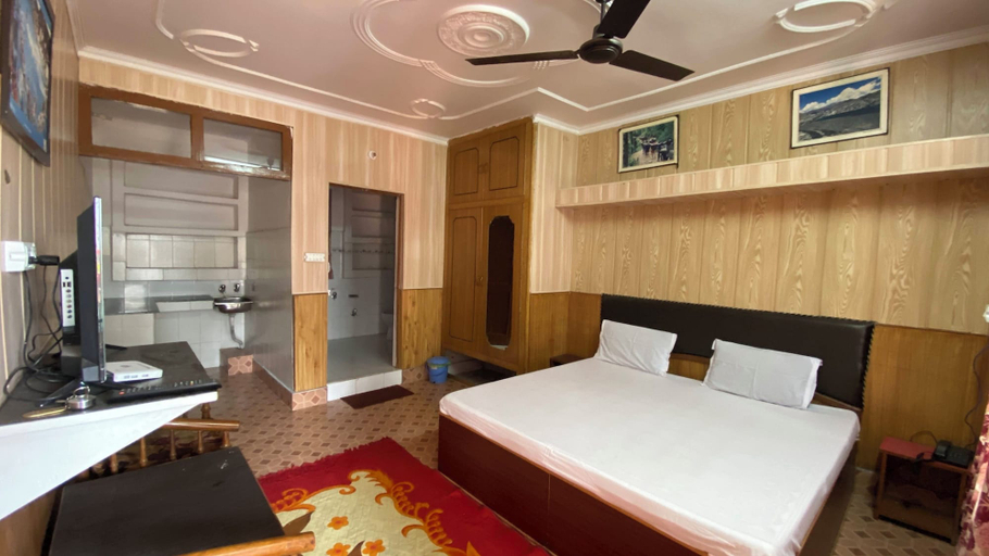 Bedroom 4, Hotel Ekant Lodge, Kangra