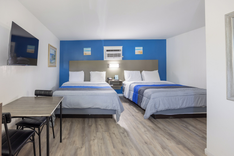 Bedroom 3, Blue Spruce Motel & Townhouses, Plymouth