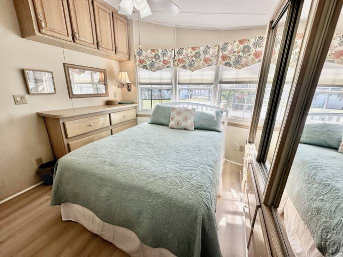 Interior 3, After Dune Delight N287, Saint Lucie